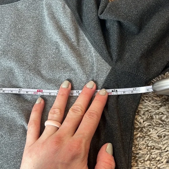 Spyder Active Long Sleeve Top Athletic Gray size Medium - Picture 12 of 12